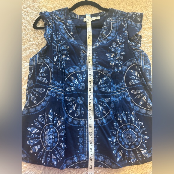 Vineyard Vines Scarf Print Pintuck Linen Top in Shades of Blue in Size XS - Picture 6 of 6